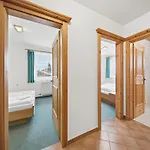 Apartment Close To Lifts